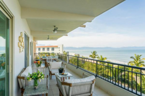 Hear the waves! Beachfront condo with large terrace , Playa Royale